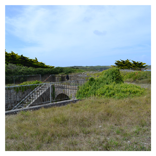 La Redoute des Blancs Sablons au Conquet vue extérieure.